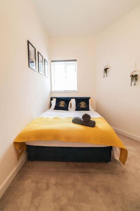 Appartamento Spacious 2 Bed Flat With Parking -10mins From *